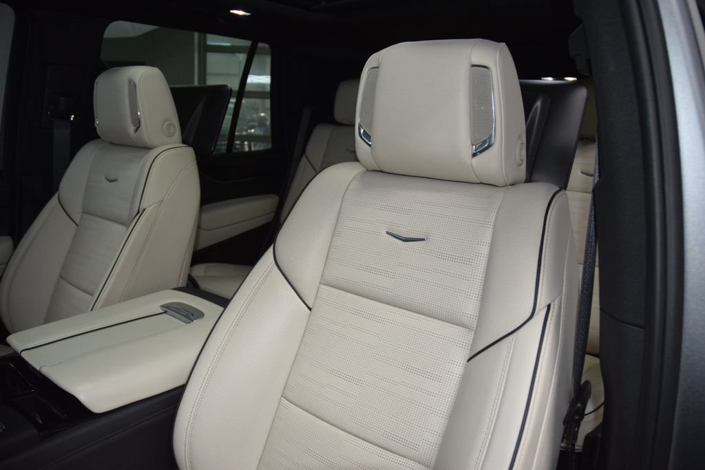 Used 2023 Cadillac Escalade Sport w/ LPO, ONYX Package AWD/4WD image 45