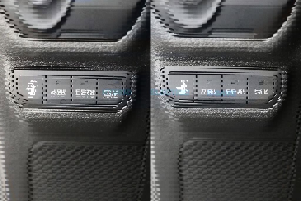 Used 2023 Jeep Wrangler Unlimited w/ Cold Weather Group image 24