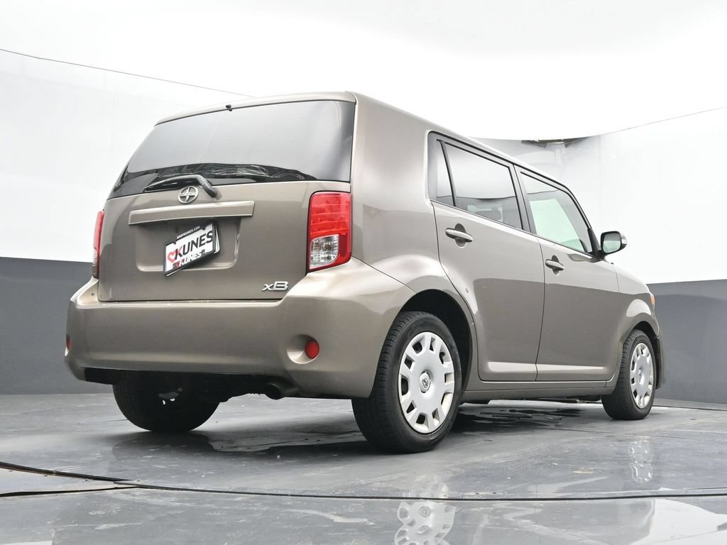Used 2011 Scion xB FWD image 20
