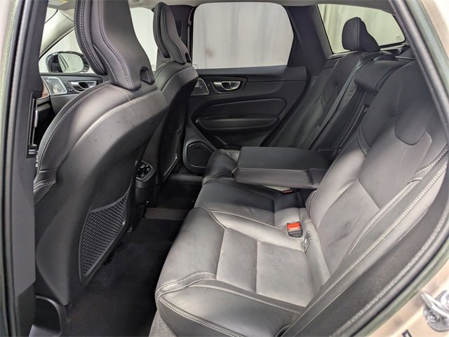 Used 2023 Volvo XC60 B5 Ultimate w/ Climate Package image 9