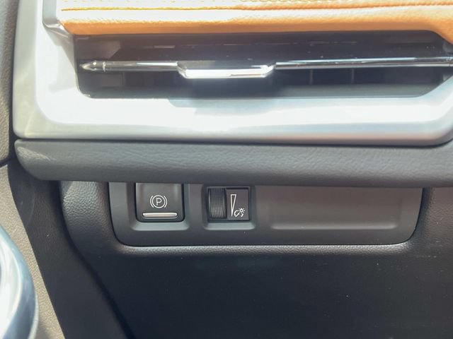 Certified 2024 Cadillac XT4 Premium Luxury AWD/4WD image 28