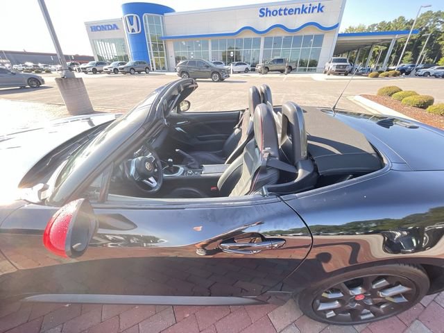Used 2020 FIAT 124 Spider Abarth w/ Convenience Group RWD image 18