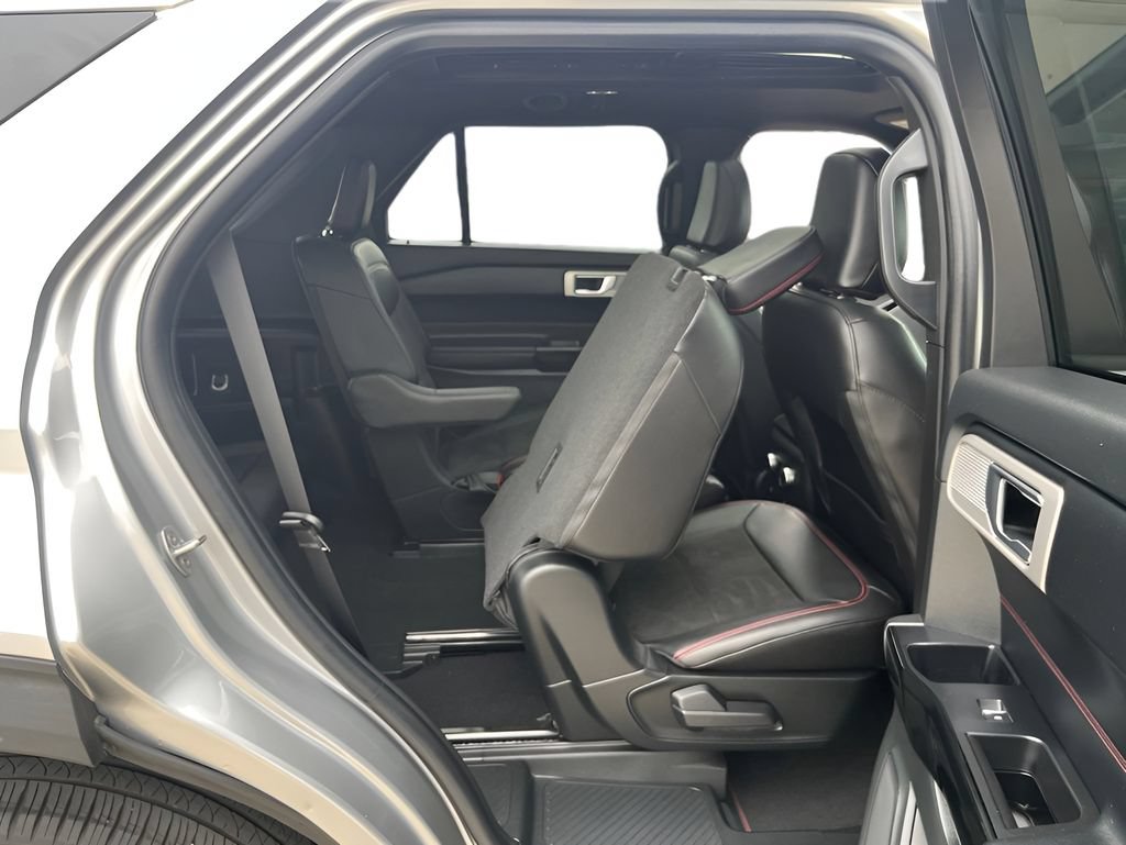 Used 2023 Ford Explorer ST-Line w/ Class IV Trailer Tow Package AWD/4WD image 32