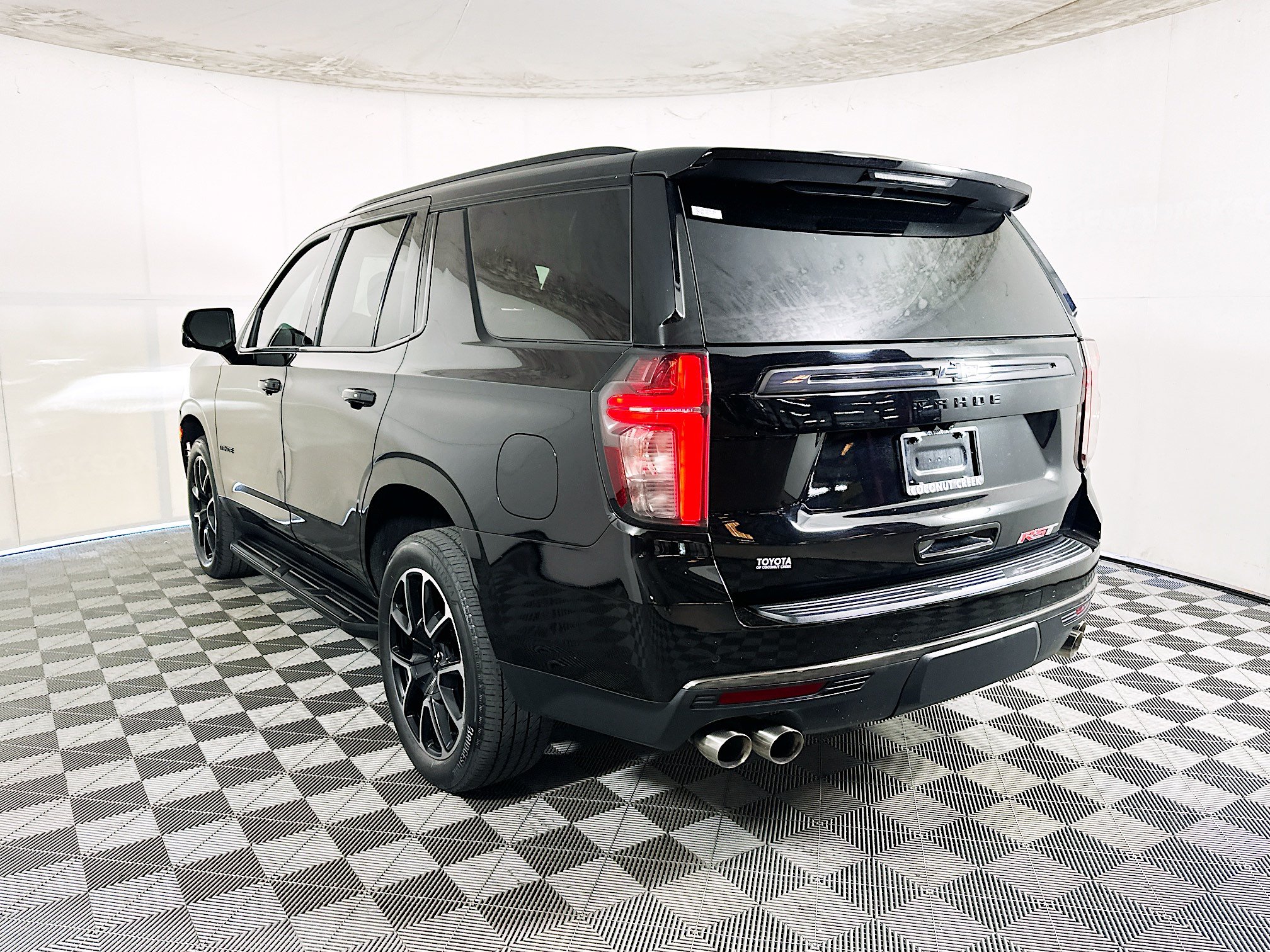 Used 2022 Chevrolet Tahoe RST w/ Sport Performance Package AWD/4WD image 5