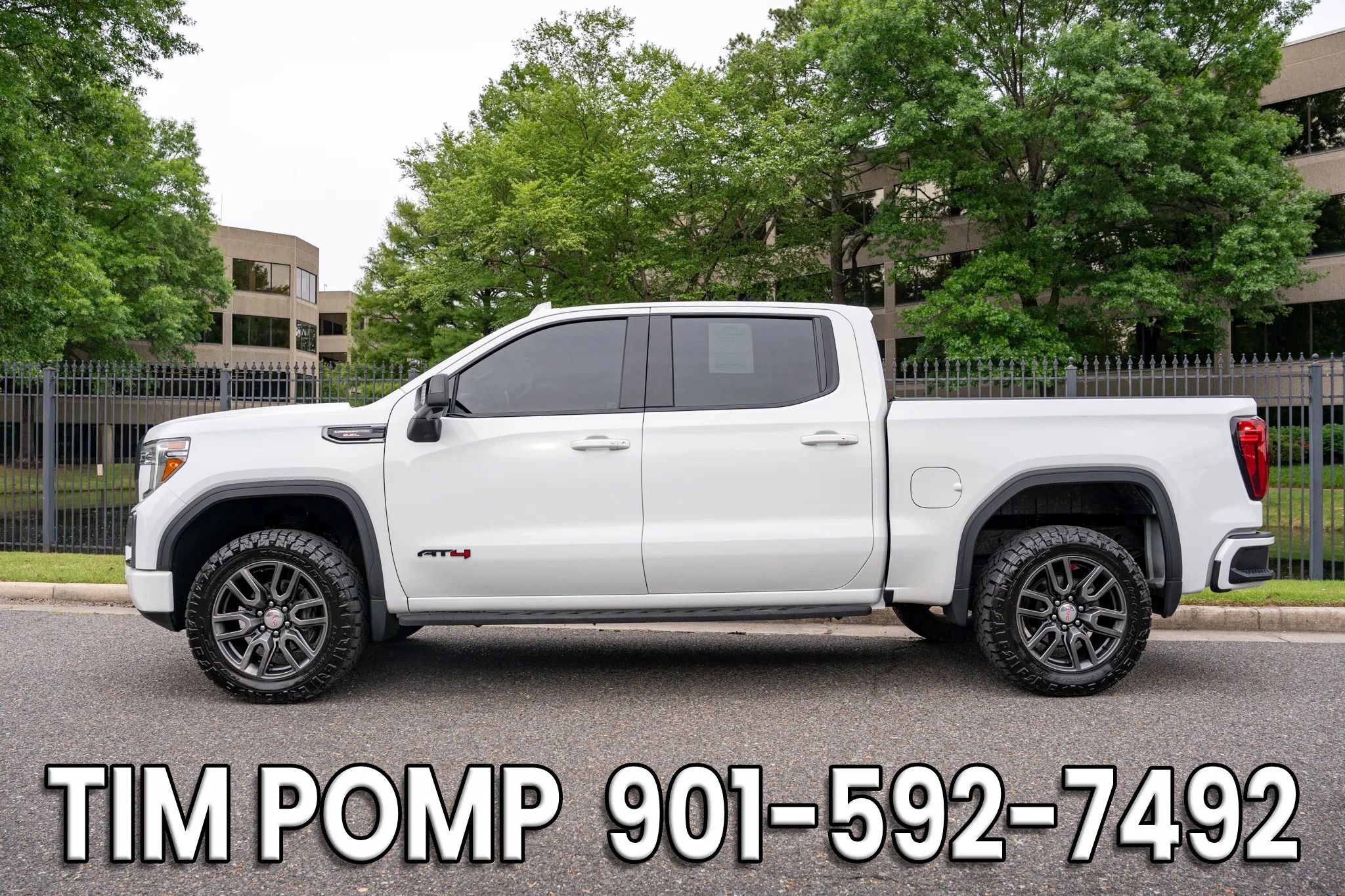 Used 2022 GMC Sierra 1500 AT4 w/ AT4 Premium Package AWD/4WD image 9