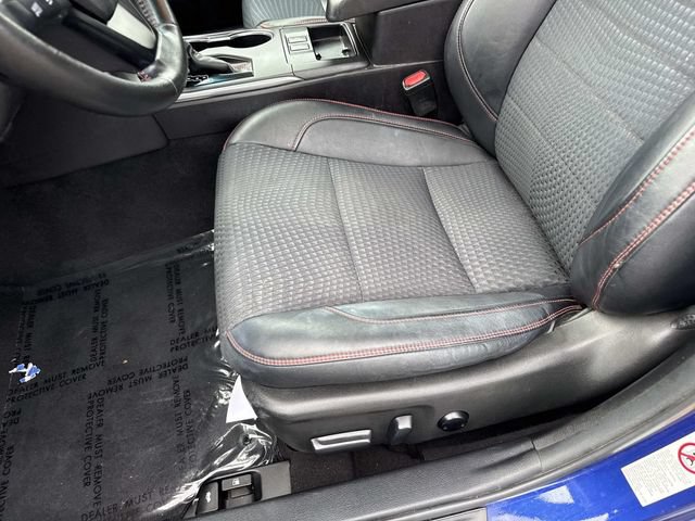 Used 2015 Toyota Camry SE w/ Moonroof Package FWD image 14