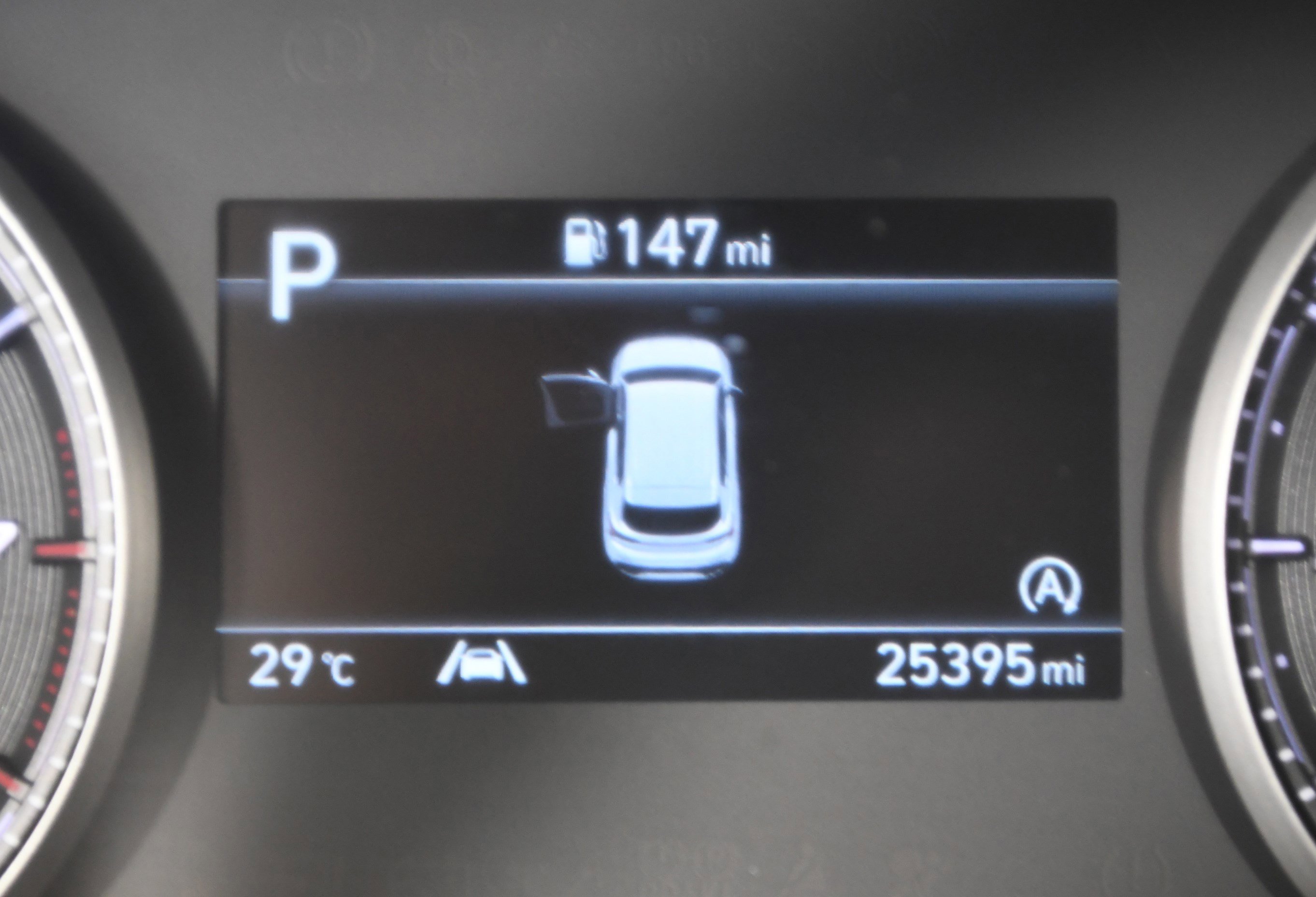 Used 2023 Hyundai Santa Fe SEL w/ Cargo Package image 15