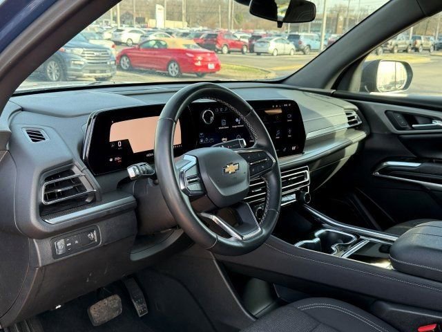 Used 2024 Chevrolet Traverse LS image 11