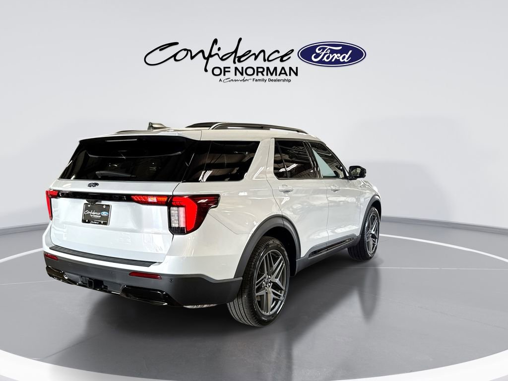 New 2026 Ford Explorer ST-Line w/ ST-Line Street Pack image 8