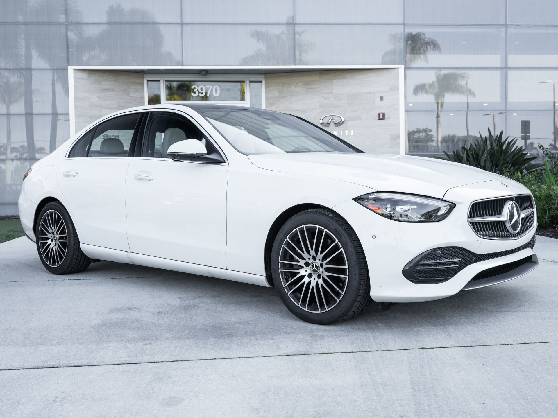 Used 2024 Mercedes-Benz C 300 4MATIC Sedan image 3