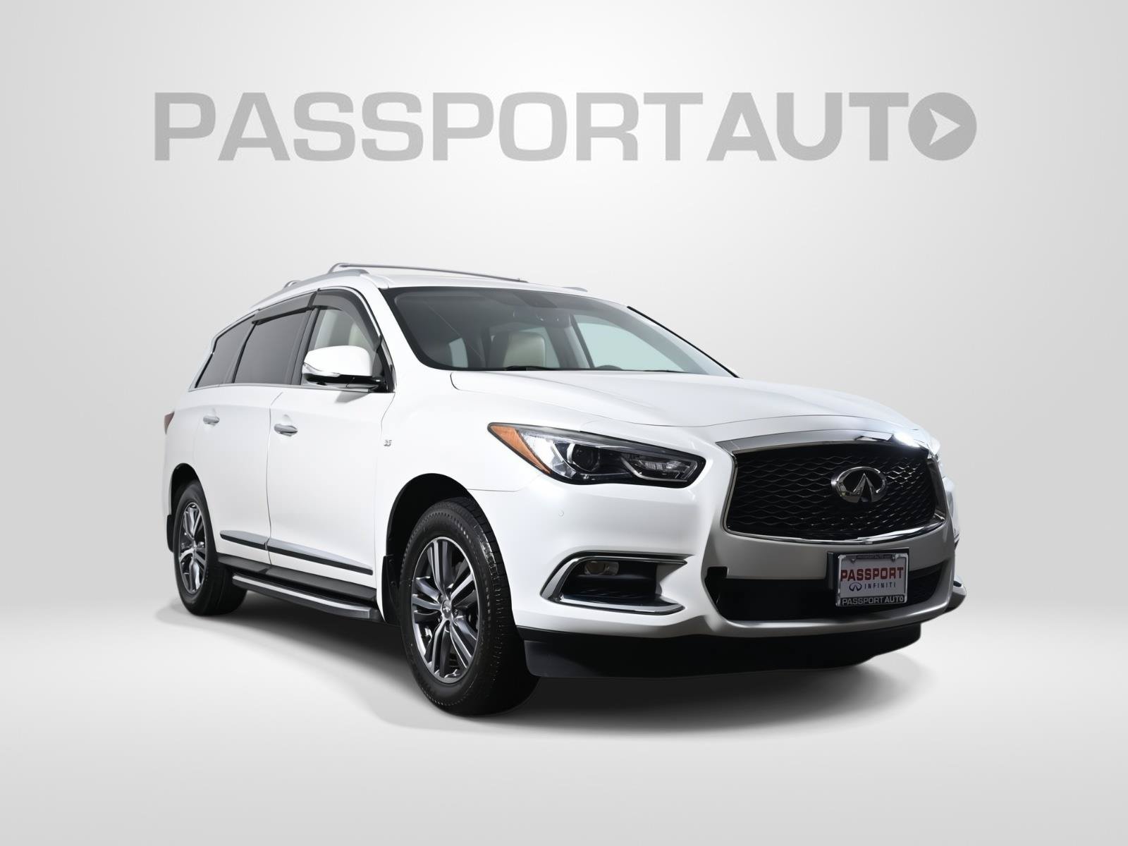 Used 2018 INFINITI QX60 Luxe w/ Premium Plus Package AWD/4WD image 3