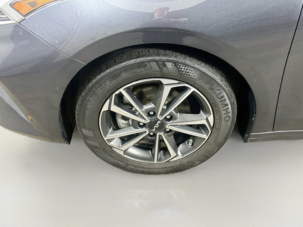 Used 2023 Kia Forte LXS FWD image 8