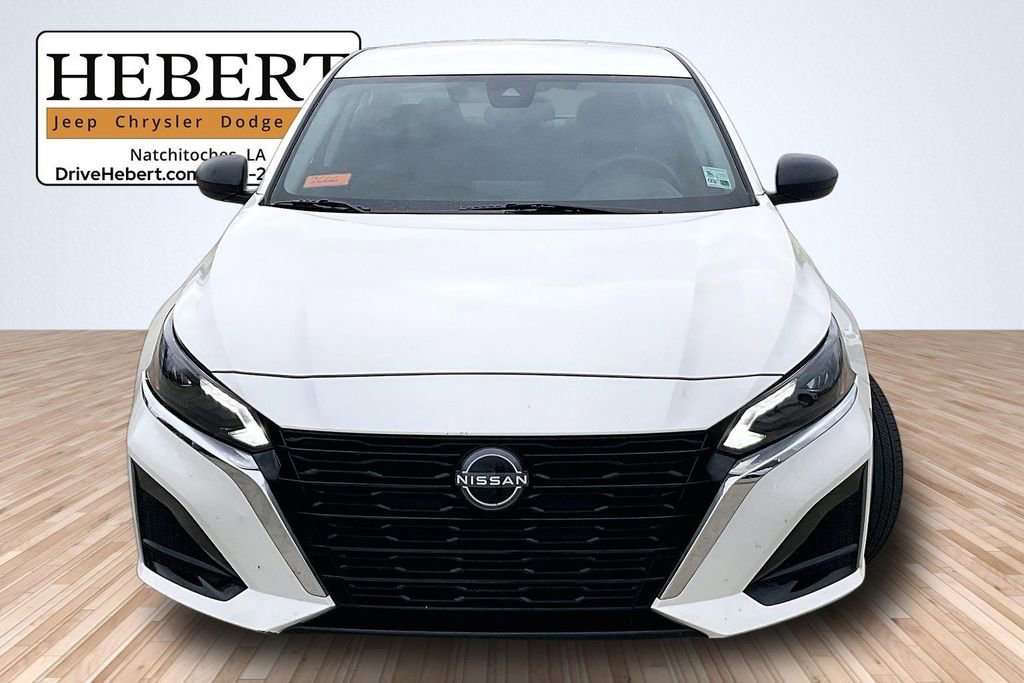 Used 2025 Nissan Altima 2.5 SV image 3