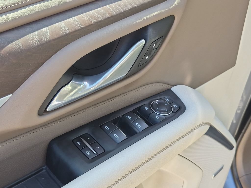 Used 2022 GMC Yukon Denali RWD image 17