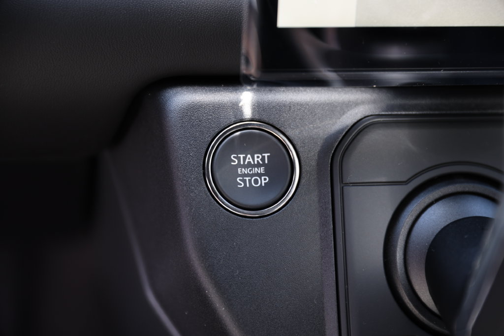 New 2026 Land Rover Defender 110 X-Dynamic SE AWD/4WD image 16