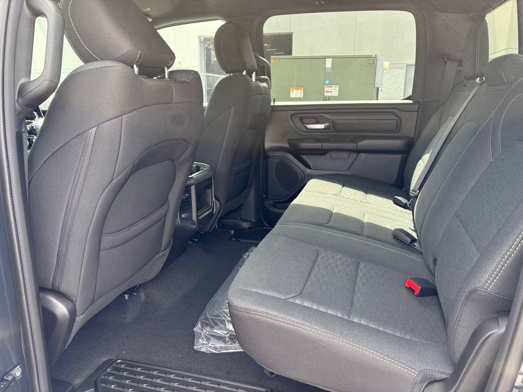 New 2026 RAM 1500 Express AWD/4WD image 9