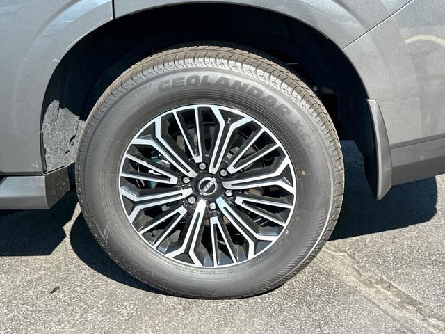 New 2025 Nissan Armada SL w/ Captain's Chari Seat Package image 6