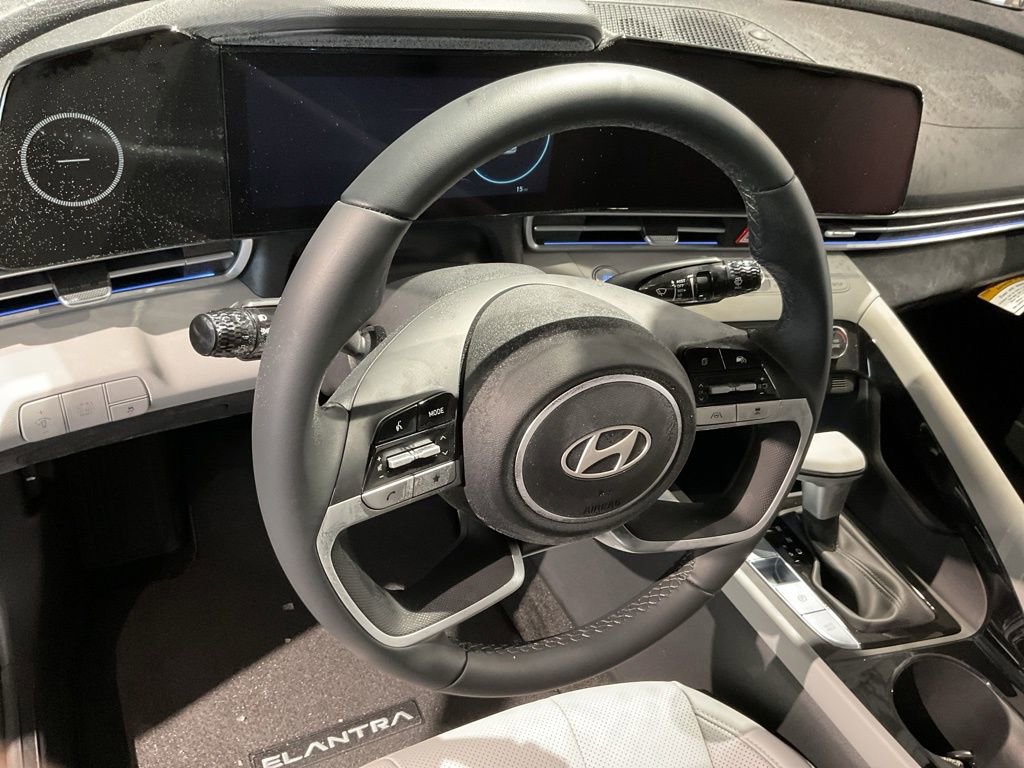 New 2026 Hyundai Elantra Limited w/ Cargo Package FWD image 13