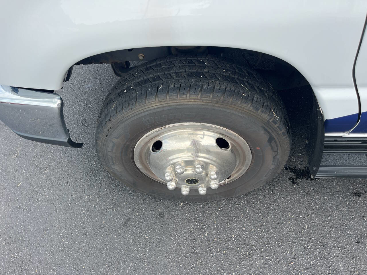 Used 2018 Ford E-450 and Econoline 450 Super Duty w/ Motorhome Prep Package image 9