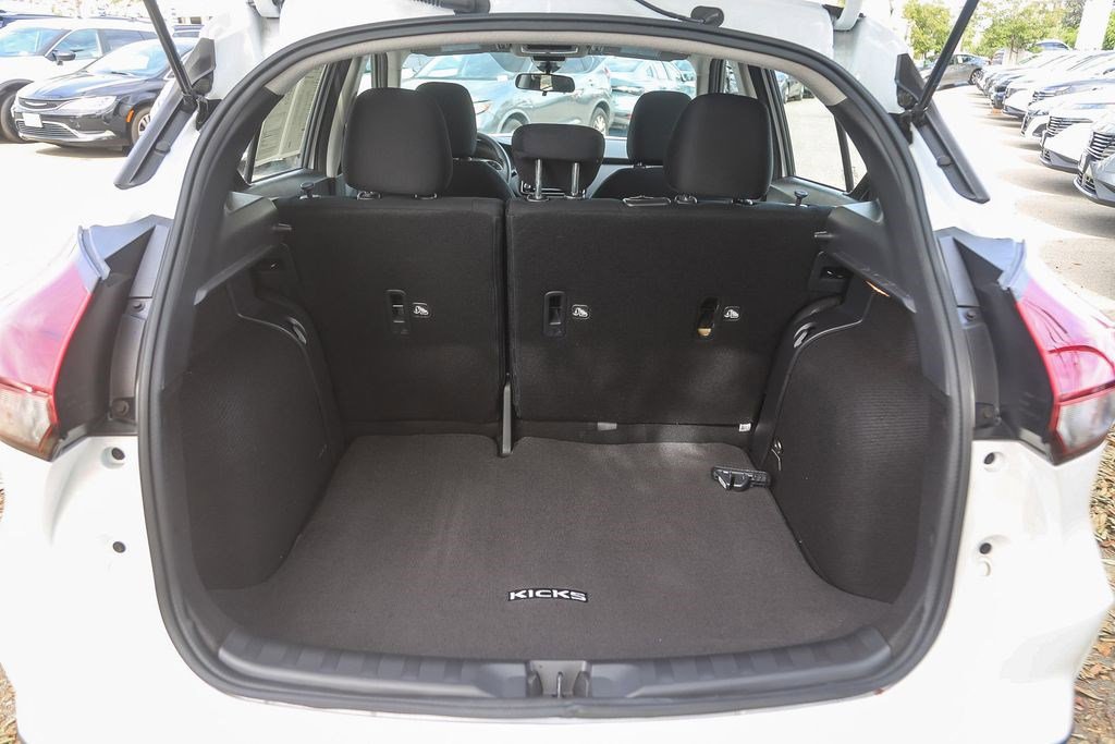 Certified 2025 Nissan Kicks Play S image 25