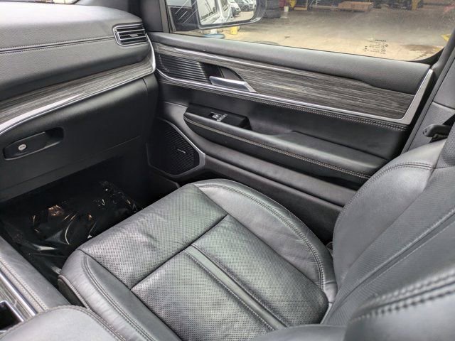 Used 2022 Jeep Wagoneer Series III w/ Flexible Seating Group image 14