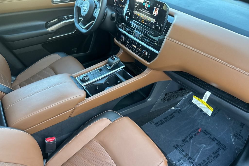 Certified 2024 Nissan Pathfinder Platinum w/ Cargo Package AWD/4WD image 16