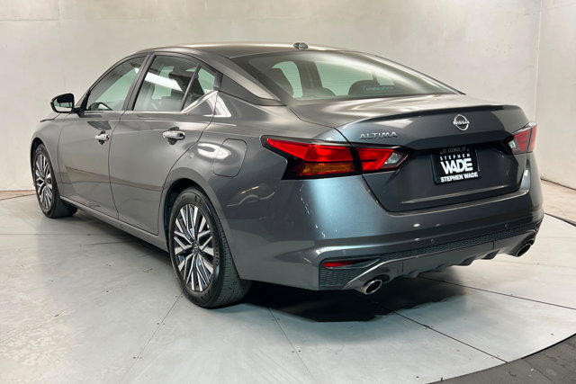 Used 2025 Nissan Altima 2.5 SV w/ SV Premium Package FWD image 3