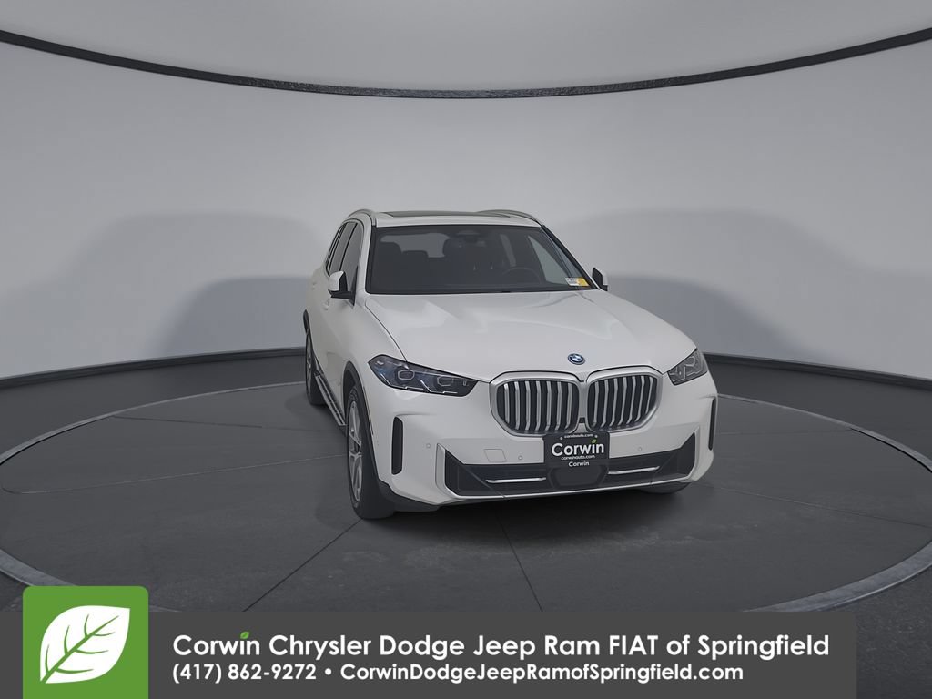 Used 2025 BMW X5 xDrive50e AWD/4WD image 4