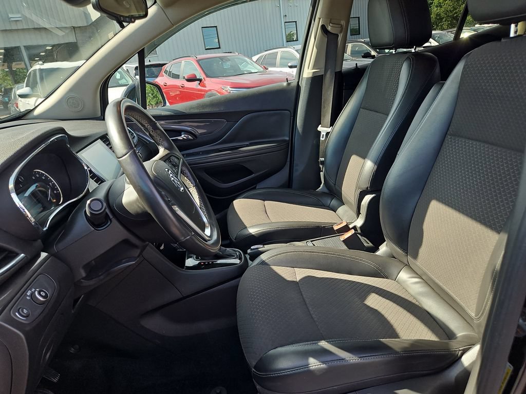 Used 2021 Buick Encore Preferred FWD image 19