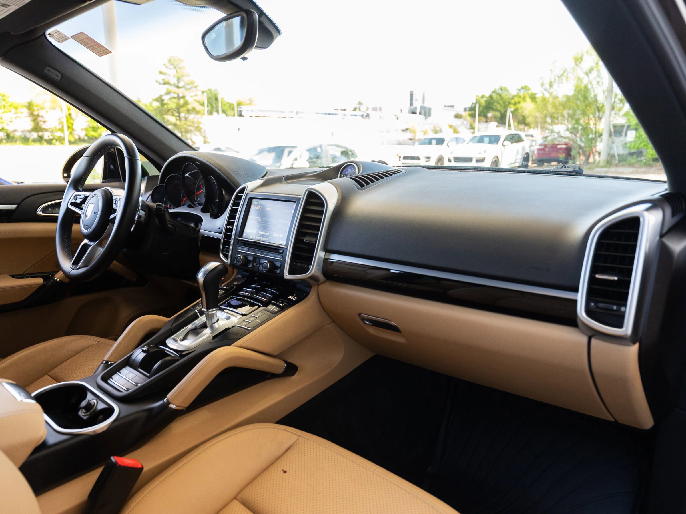 Used 2016 Porsche Cayenne AWD/4WD image 23