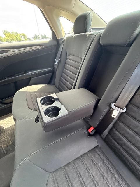 Used 2017 Ford Fusion SE w/ Fusion SE Technology Package FWD image 22