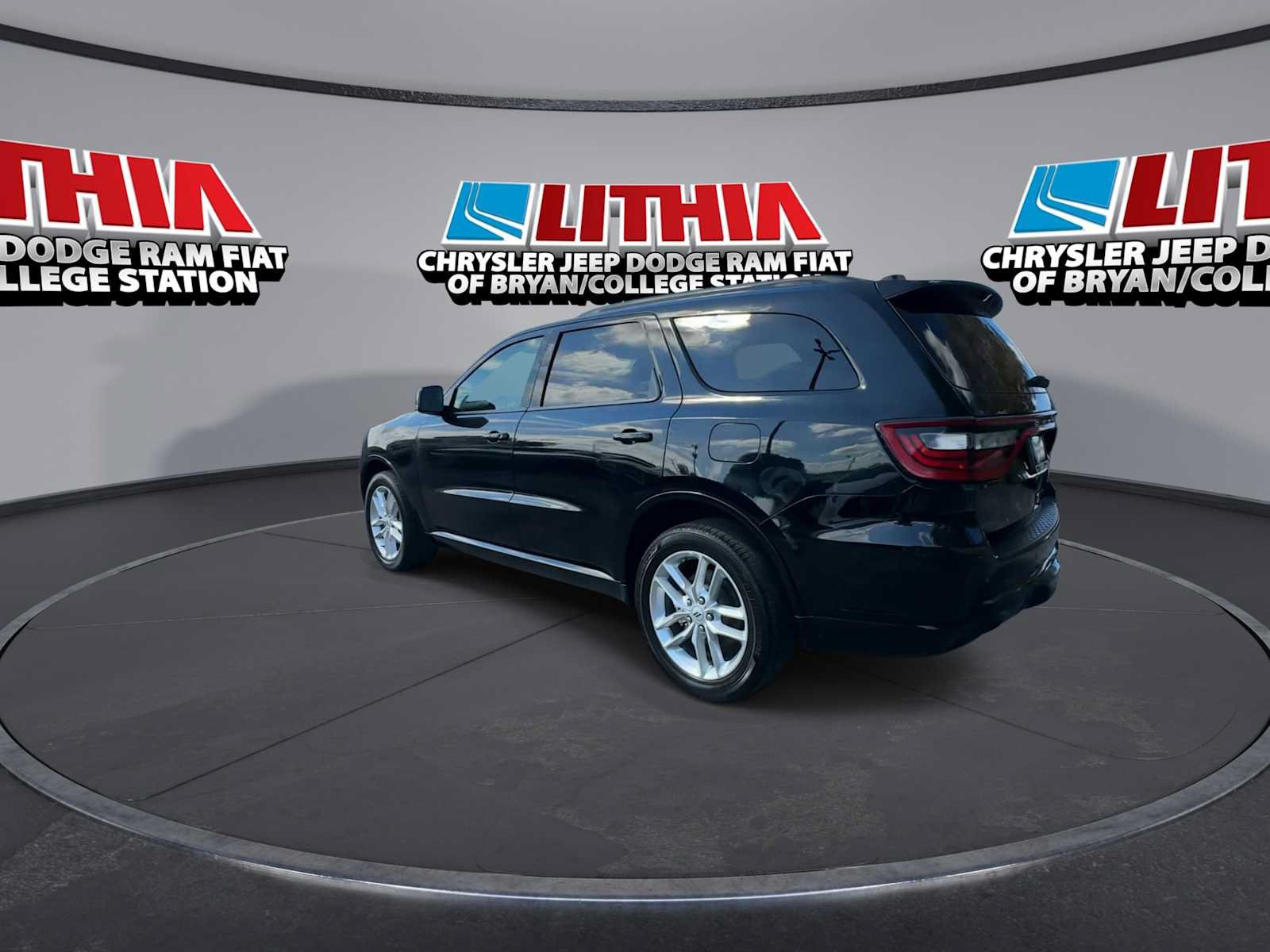 Used 2025 Dodge Durango GT AWD/4WD image 6