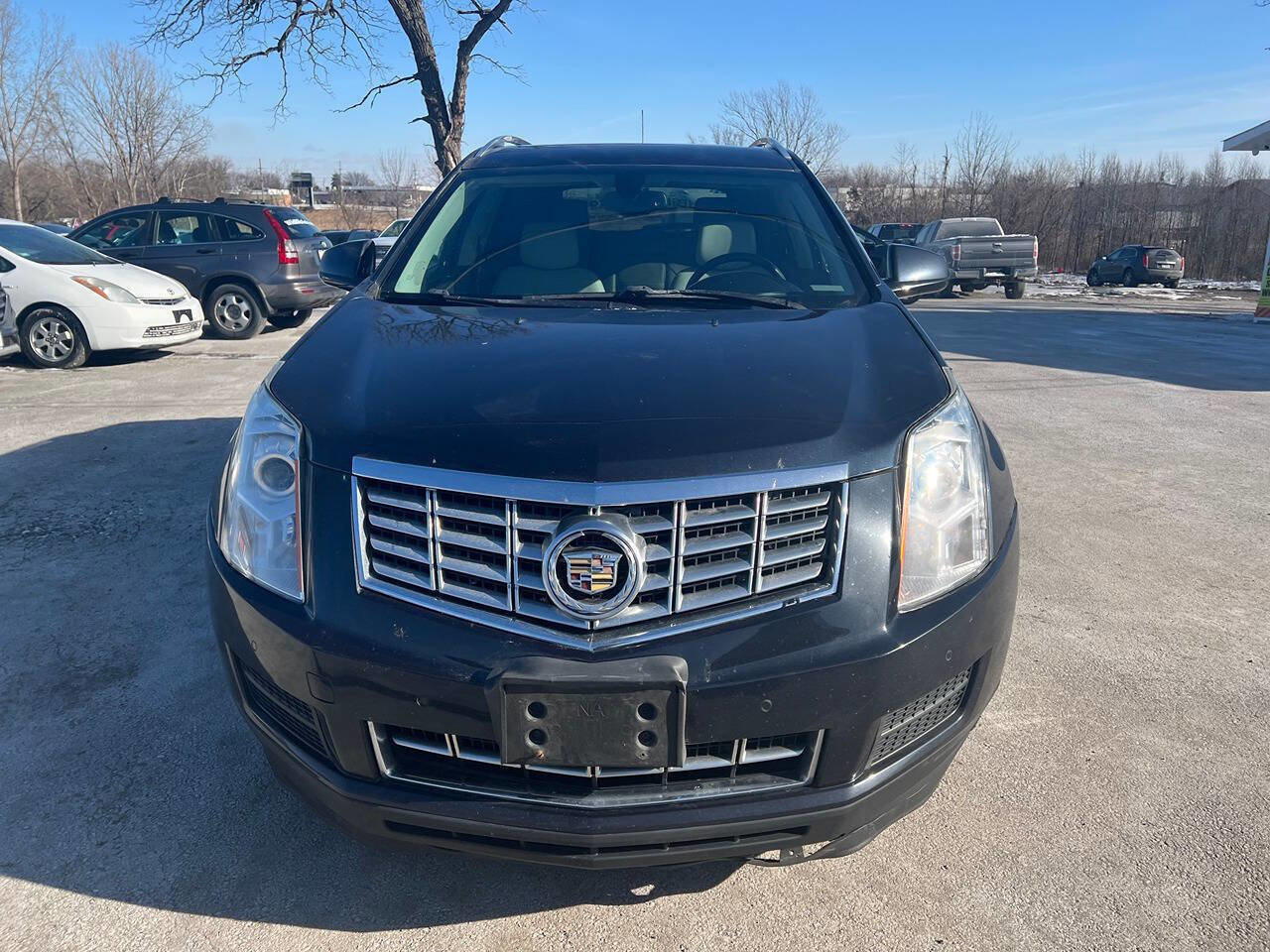 Used 2015 Cadillac SRX Luxury image 2