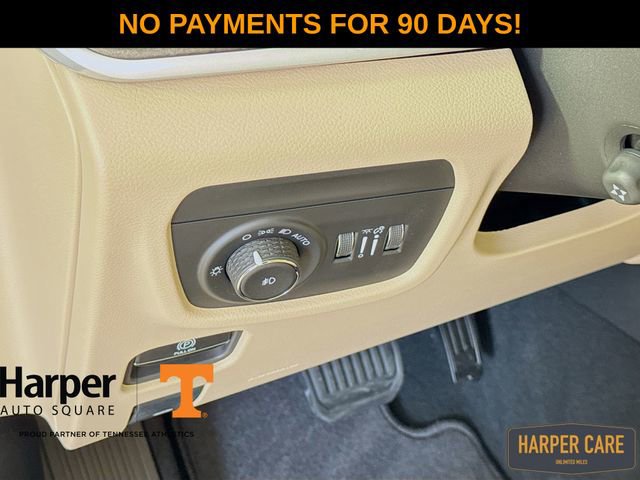 New 2025 Jeep Grand Cherokee Limited w/ Luxury Tech Group II image 13