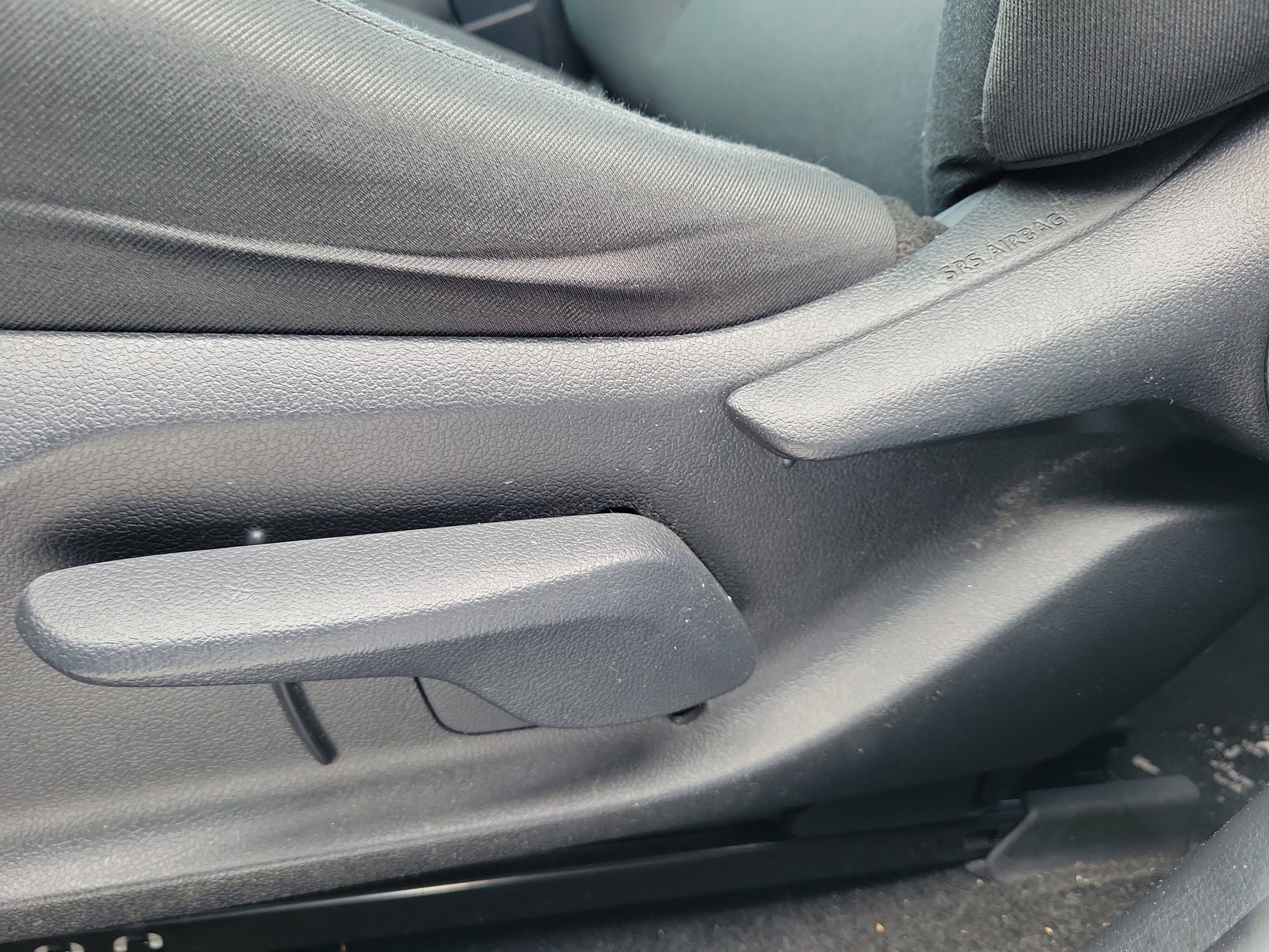 Used 2020 Toyota RAV4 LE image 14