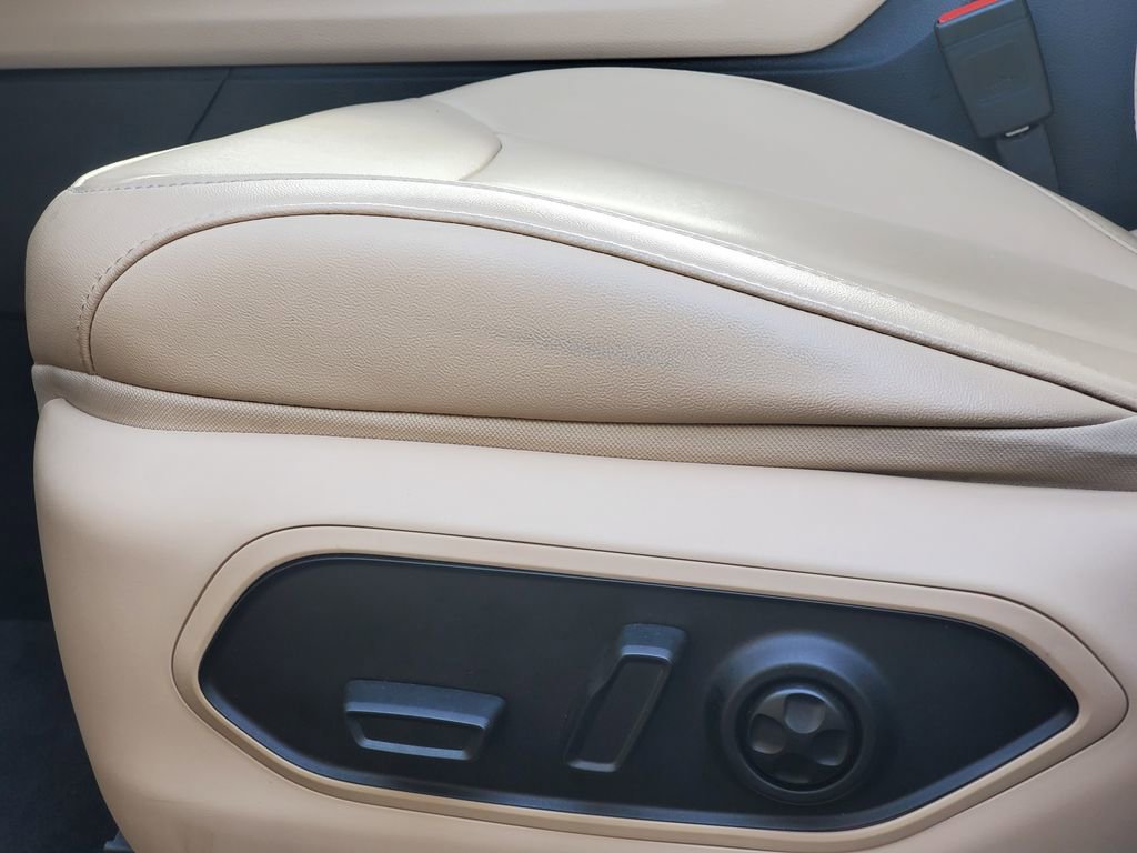 Used 2024 Jeep Grand Cherokee L Limited image 12