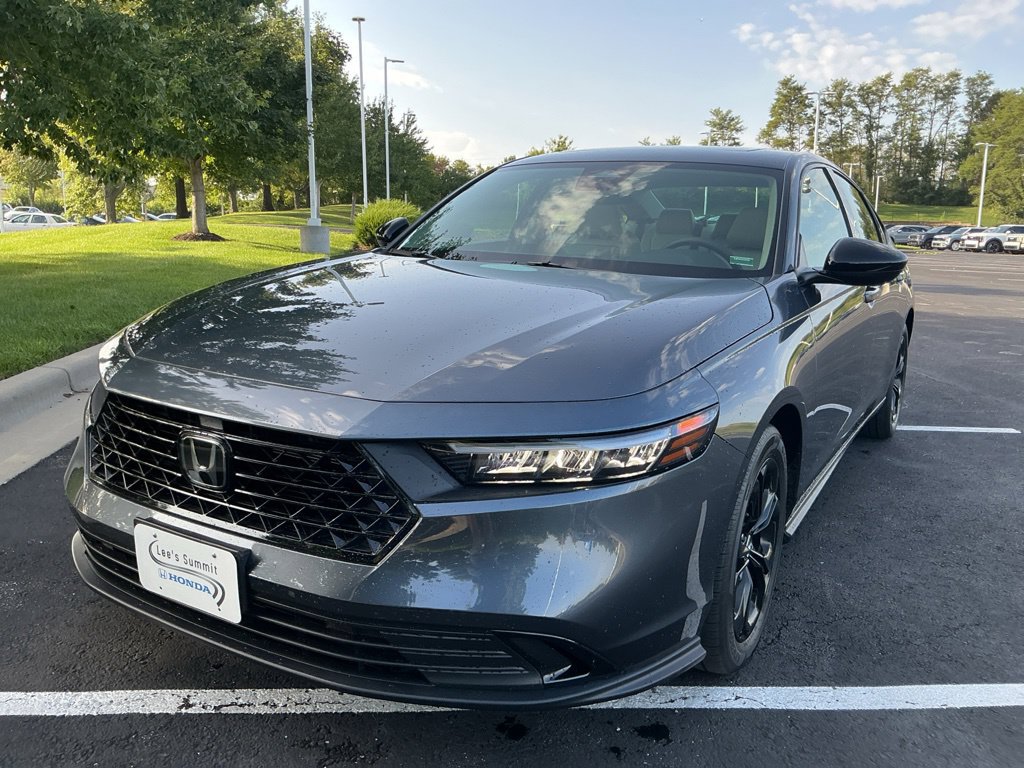 Used 2025 Honda Accord SE image 4