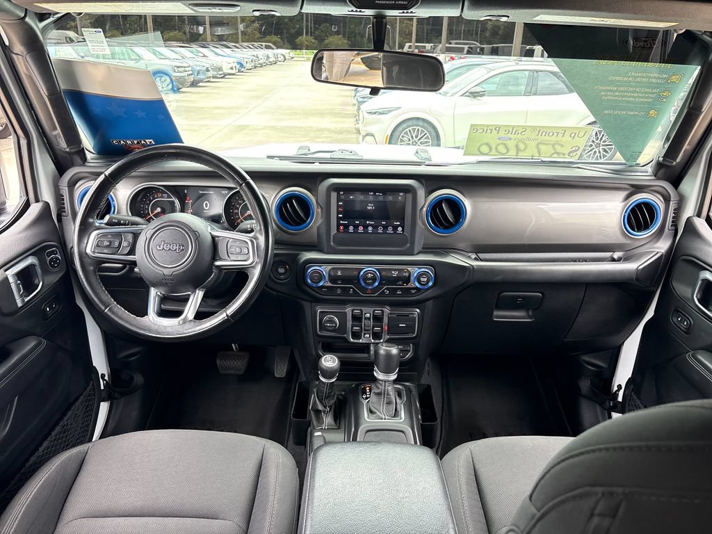Used 2020 Jeep Gladiator Overland w/ Safety Group AWD/4WD image 8