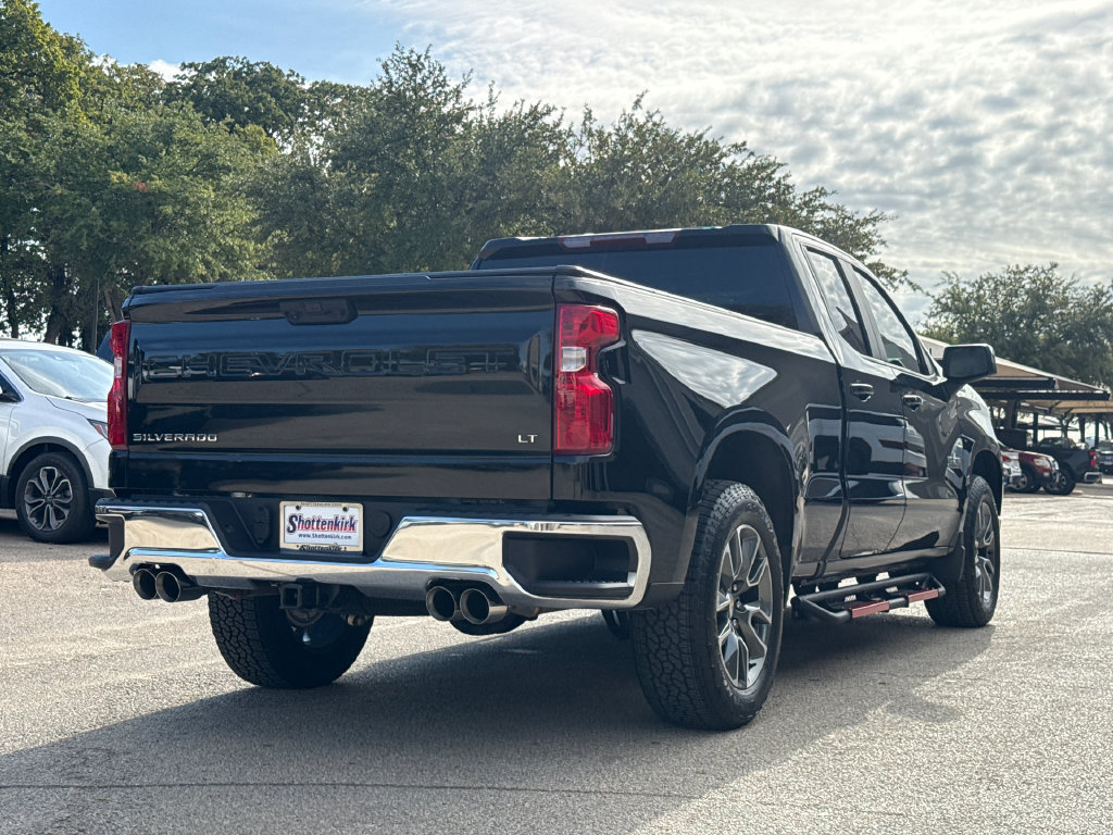 Used 2025 Chevrolet Silverado 1500 LT AWD/4WD image 9