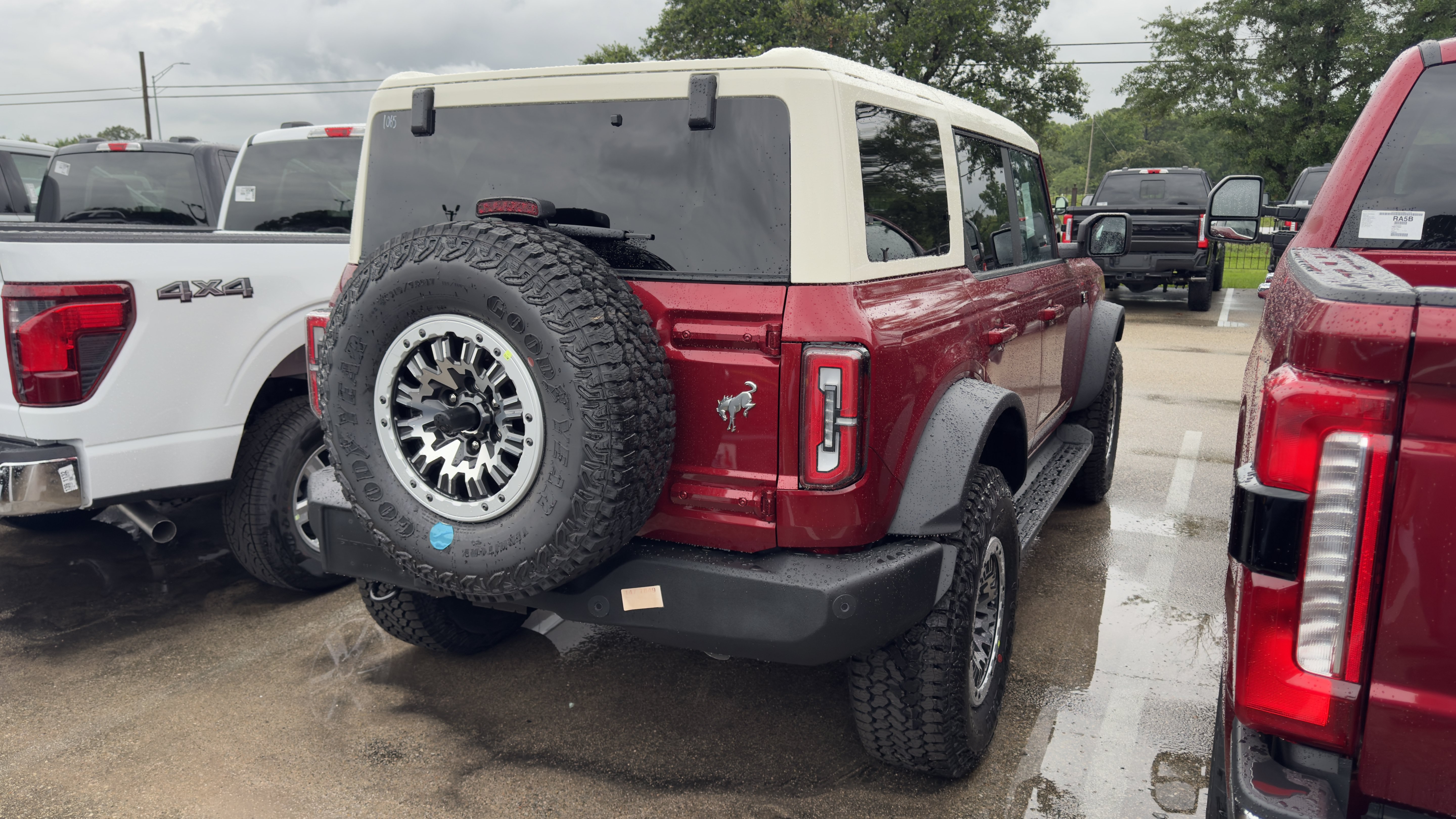 New 2026 Ford Bronco Outer Banks w/ Sasquatch Package AWD/4WD image 3