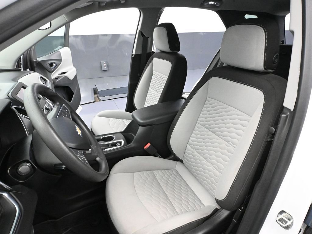 Used 2021 Chevrolet Equinox LS w/ LS Convenience Package image 23