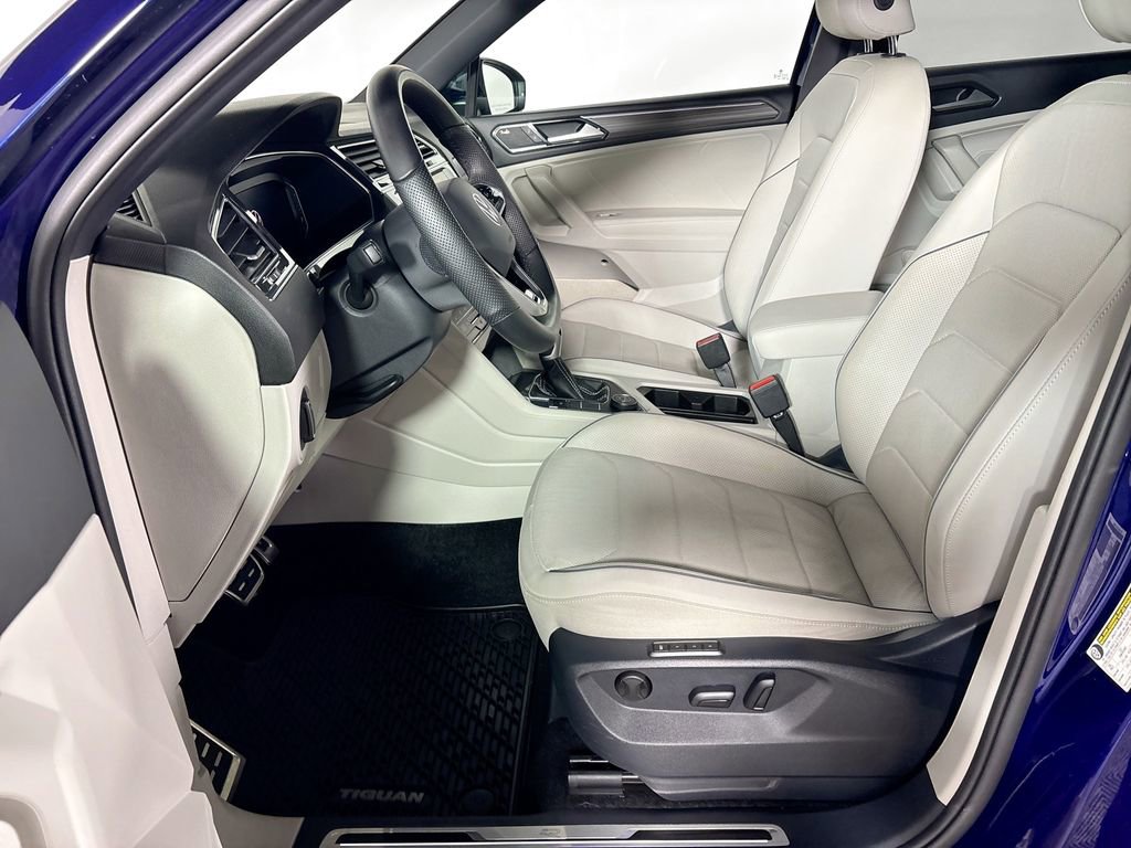 Certified 2024 Volkswagen Tiguan SEL R-Line image 11
