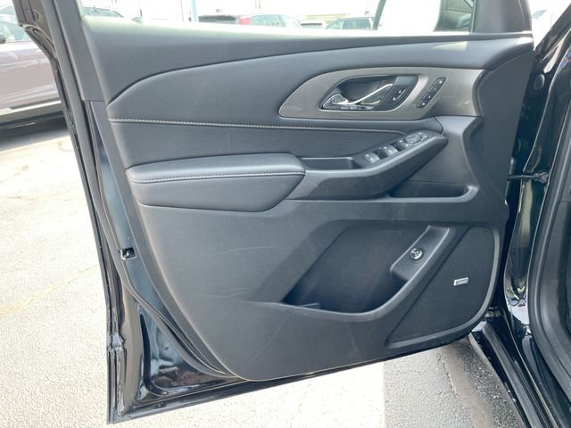 Used 2022 Chevrolet Traverse Premier FWD image 9