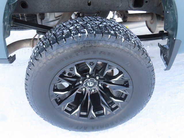 Used 2025 Chevrolet Silverado 1500 LT AWD/4WD image 18