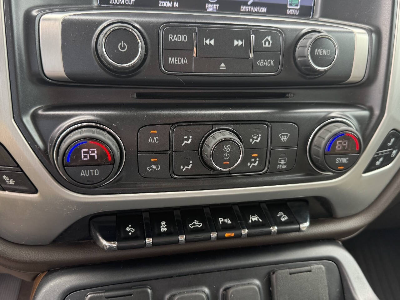 Used 2018 GMC Sierra 1500 SLT AWD/4WD image 23