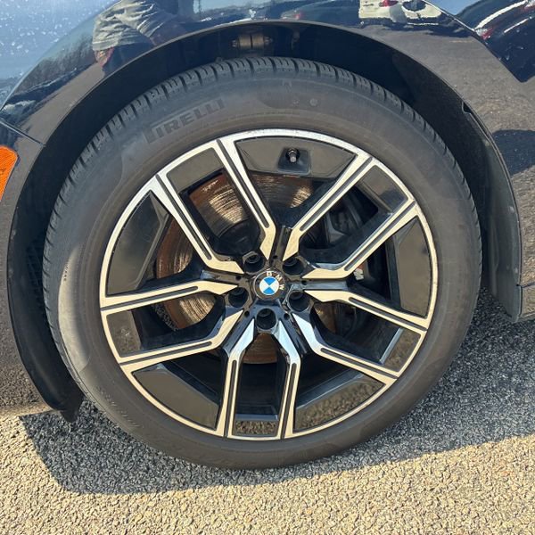 Used 2023 BMW 760i xDrive image 9