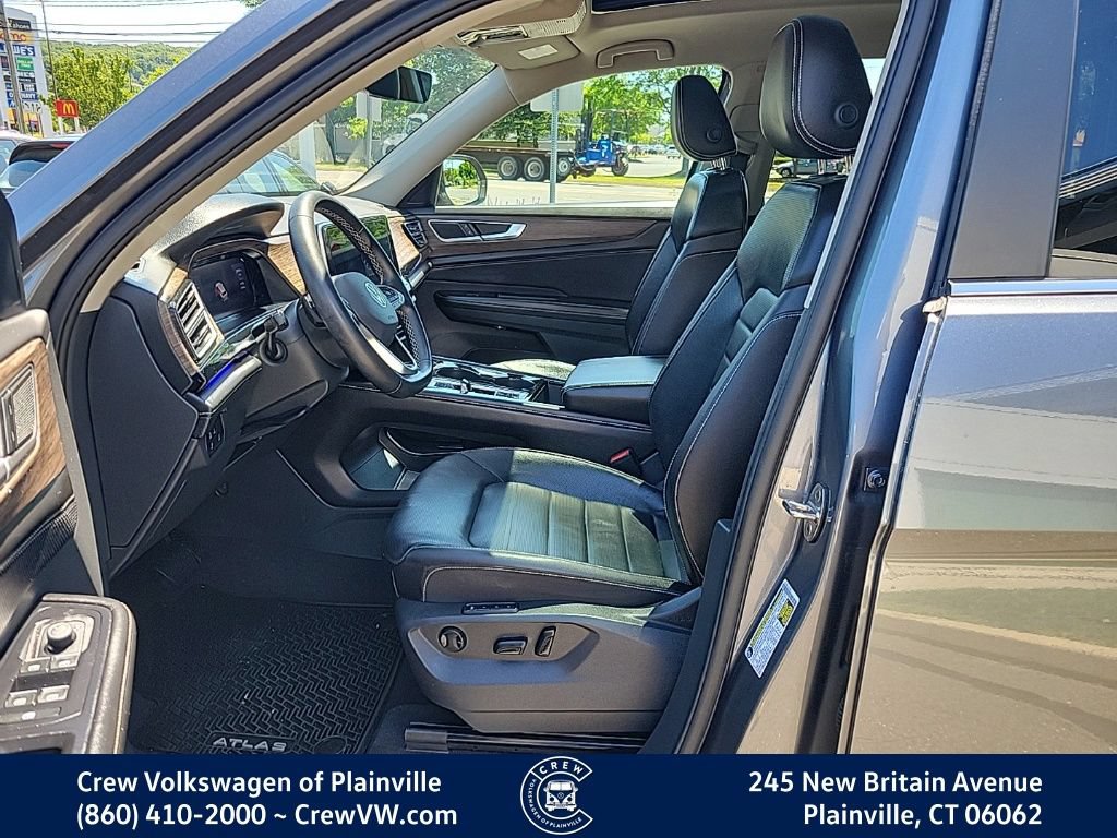 Used 2024 Volkswagen Atlas SEL AWD/4WD image 15