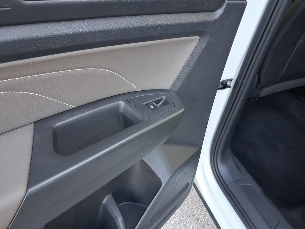 Certified 2023 Volkswagen Atlas SE w/ Panoramic Sunroof Package FWD image 12