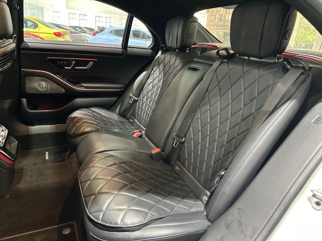 Used 2021 Mercedes-Benz S 580 4MATIC Sedan w/ AMG Line image 6