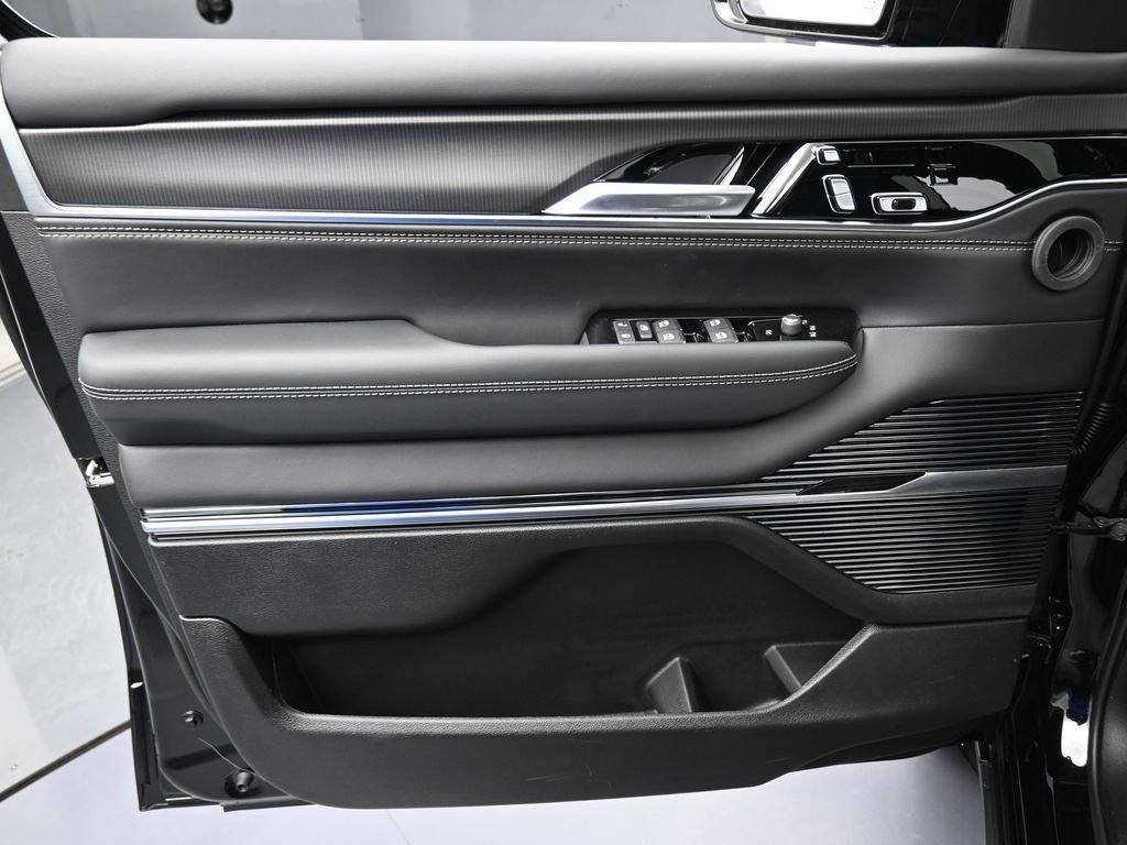 New 2026 Jeep Grand Wagoneer L Summit AWD/4WD image 13